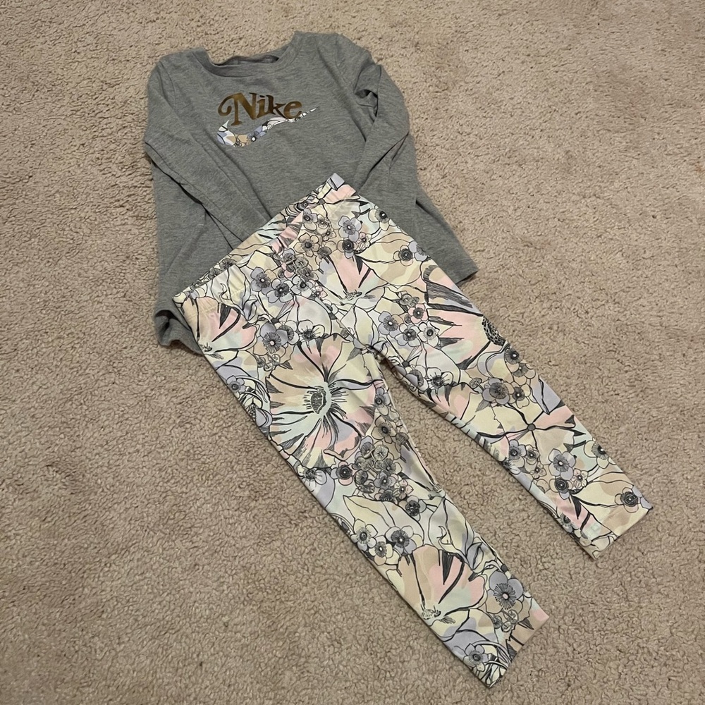 Nike toddler girl matching floral set 24 months great condition